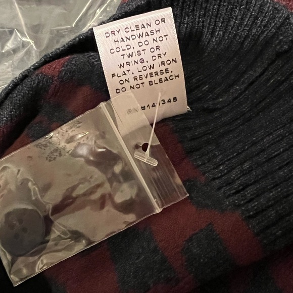 DAYDREAMER PLUM BERRY WAVE FITTED CARDIGAN - Picture 16 of 16